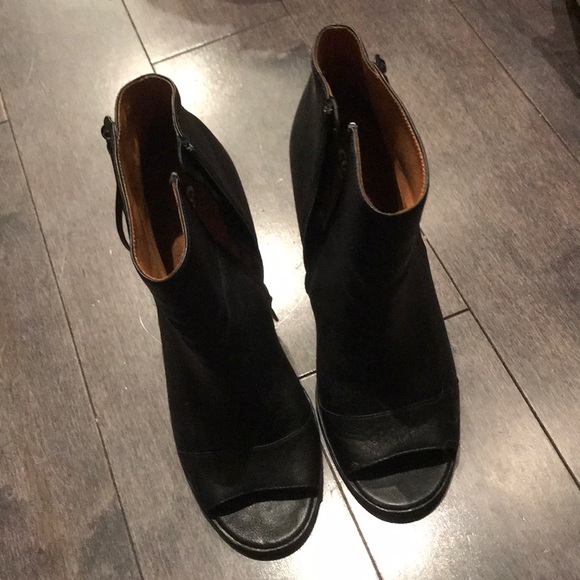 Coach black leather booties size 8.5 - Picture 2 of 6